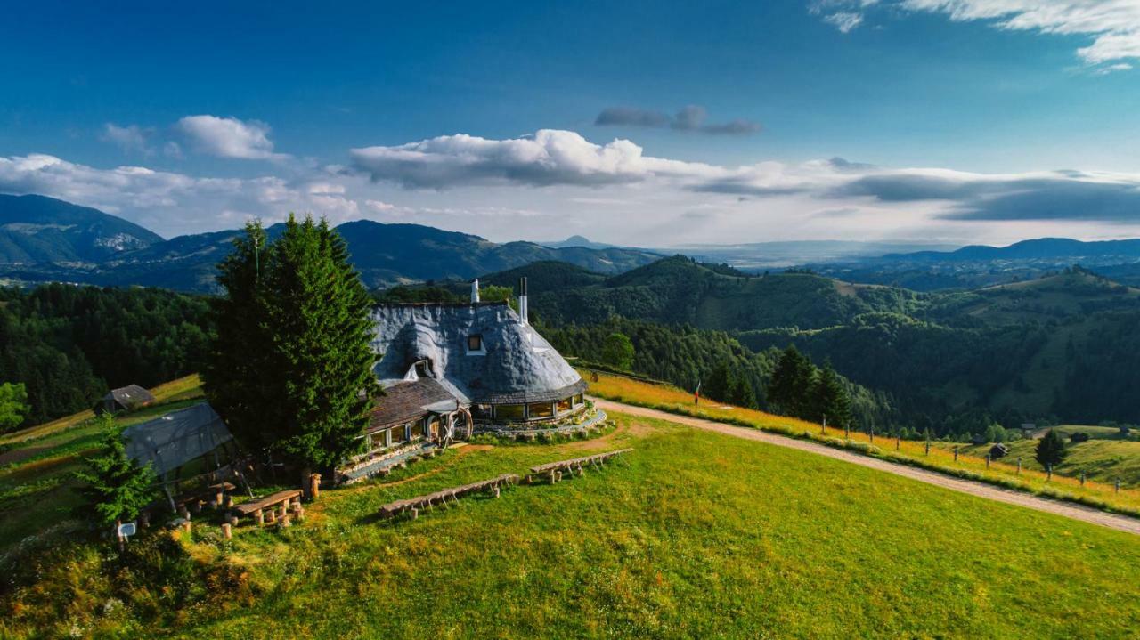 Amfiteatrul Transilvania Moieciu de Jos Exterior photo