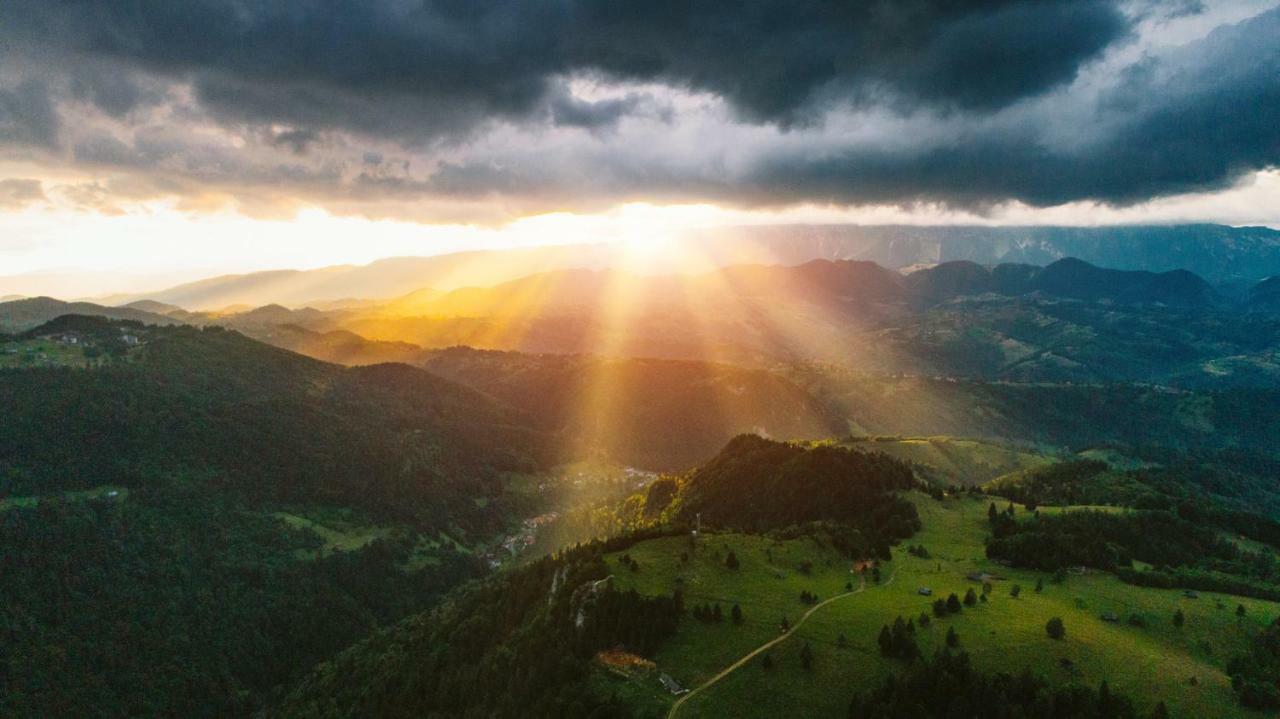 Amfiteatrul Transilvania Moieciu de Jos Exterior photo